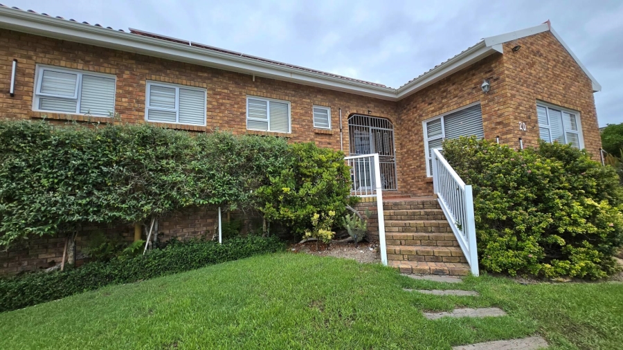 4 Bedroom Property for Sale in Kleinbaai Western Cape